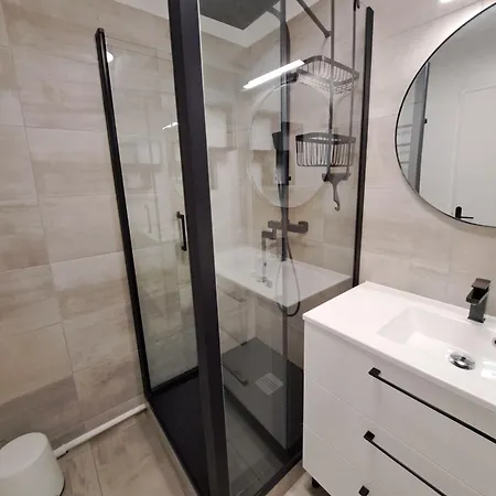 Apartment Meuble 2 Avec Piscine Sur Golf De Vacquerolles Nîmes