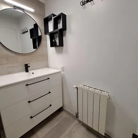 Apartment Meuble 2 Avec Piscine Sur Golf De Vacquerolles