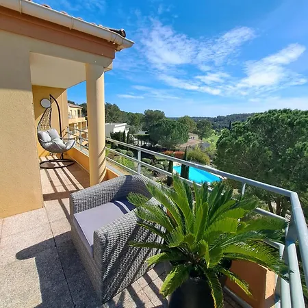 Apartment Meuble 2 Avec Piscine Sur Golf De Vacquerolles *
