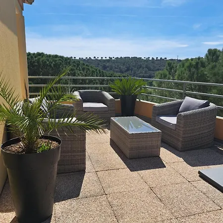 Apartment Meuble 2 Avec Piscine Sur Golf De Vacquerolles Nîmes